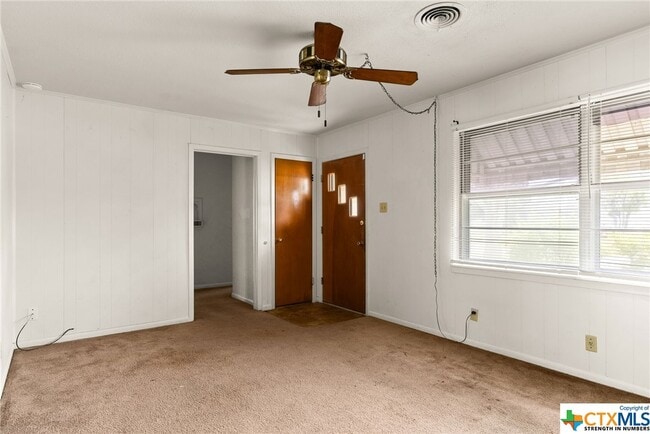Building Photo - 1203 Estes Dr