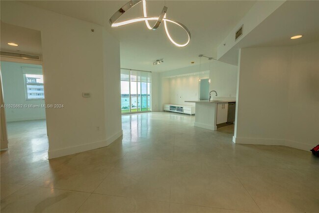 Foto del edificio - 7900 Harbor Island Dr