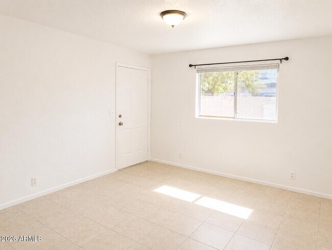 Foto del edificio - 2931 E Beck Ln