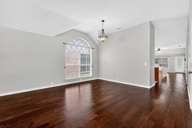 Foto del edificio - 3012 Honey Locust Dr
