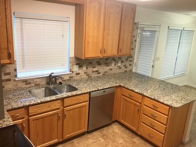 Building Photo - 408 Jameswood Ct