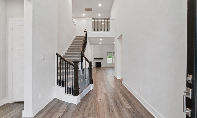 Building Photo - 9726 Dani Lake Dr