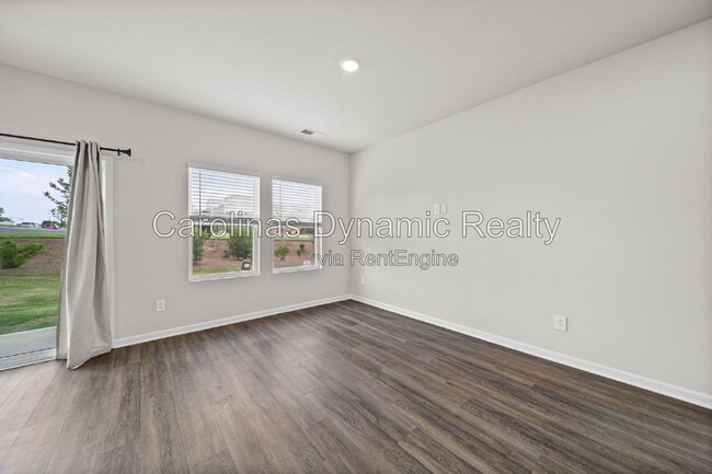 Building Photo - 4080 County Down Ave