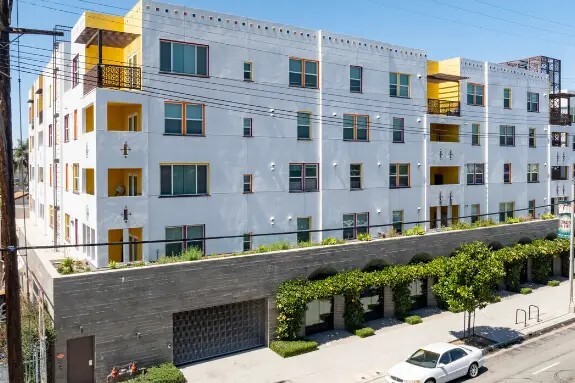 Foto principal - 3411 Crenshaw Blvd