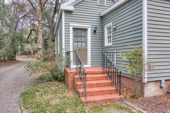 Foto del edificio - 105 Florence St NW