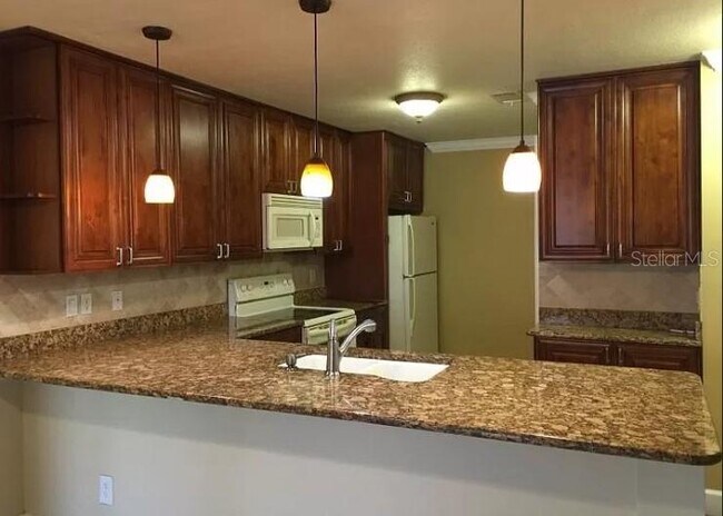 Building Photo - 640 Kenwick Cir