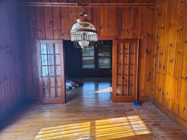 Dining Room - 919 Elm St