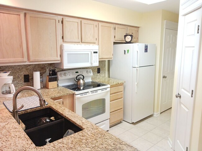 Foto del edificio - Available now! - 2 Bedroom, 2 Bath, 1st Fl...
