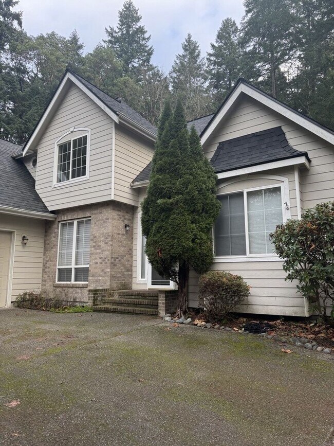 Foto del edificio - **$250 Move In Special**Beautiful 3 Bed 3 Bath Home in Gig Harbor