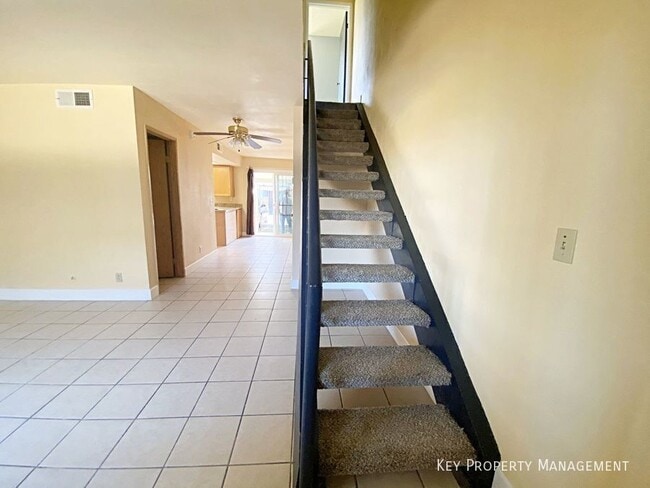 Building Photo - 894 Rhinegold Way