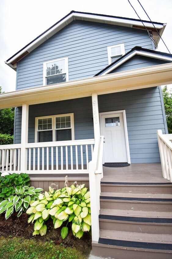Foto principal - Beautiful 4 Bedroom 2 Bath Home in NE Port...