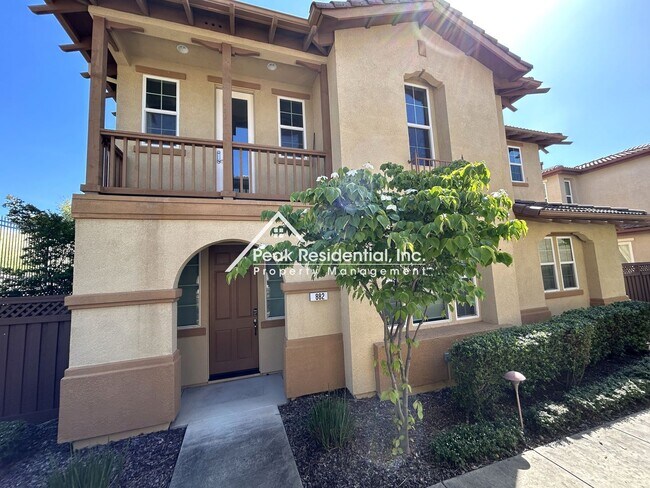 Foto del edificio - Beautiful 4bd/2.5ba Folsom Home with 2 Car Garage!
