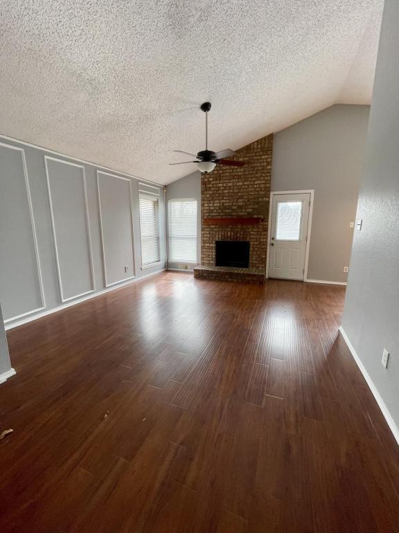 Foto del edificio - 606 Lakeway Dr