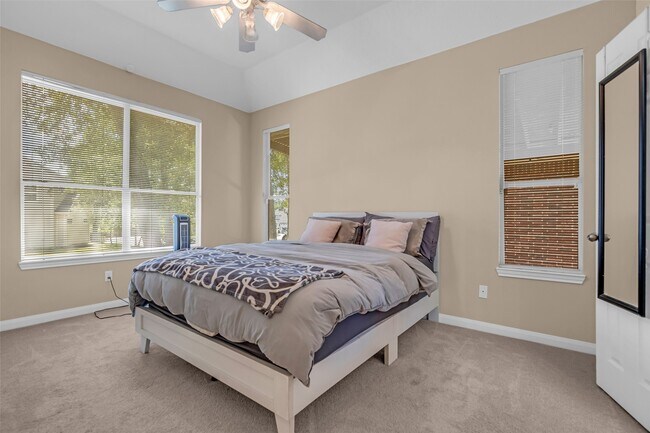 Foto del edificio - 2919 Whitman Dr