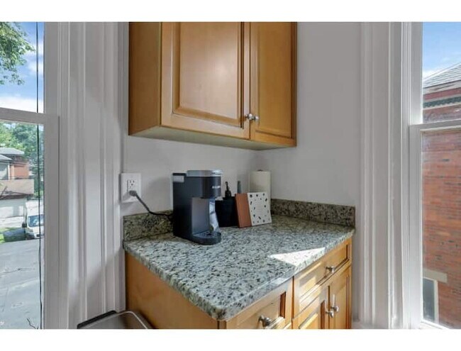 Foto del edificio - The Artist's Apt. | 2BR | Short North | +Parking