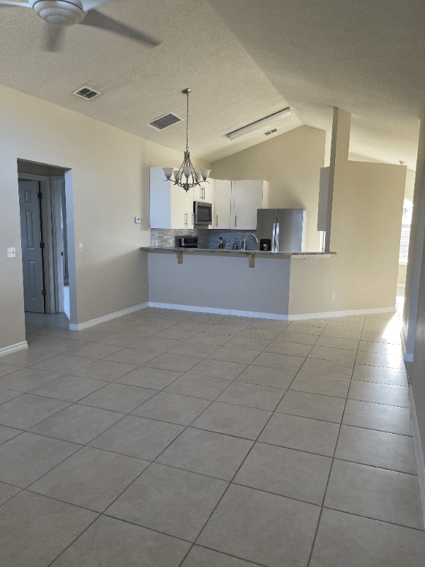 Building Photo - 939 Lejay St