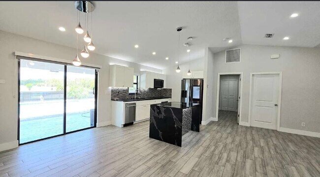 Foto del edificio - 4020 NW 41st Pl