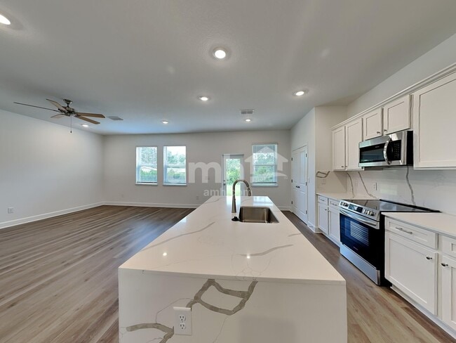 Building Photo - 16644 Cheyanne Ct