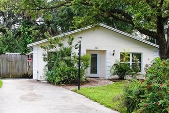 Building Photo - 328 W Haya St