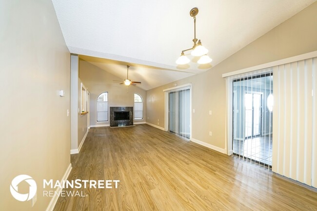 Foto del edificio - 5007 Swallow Dr