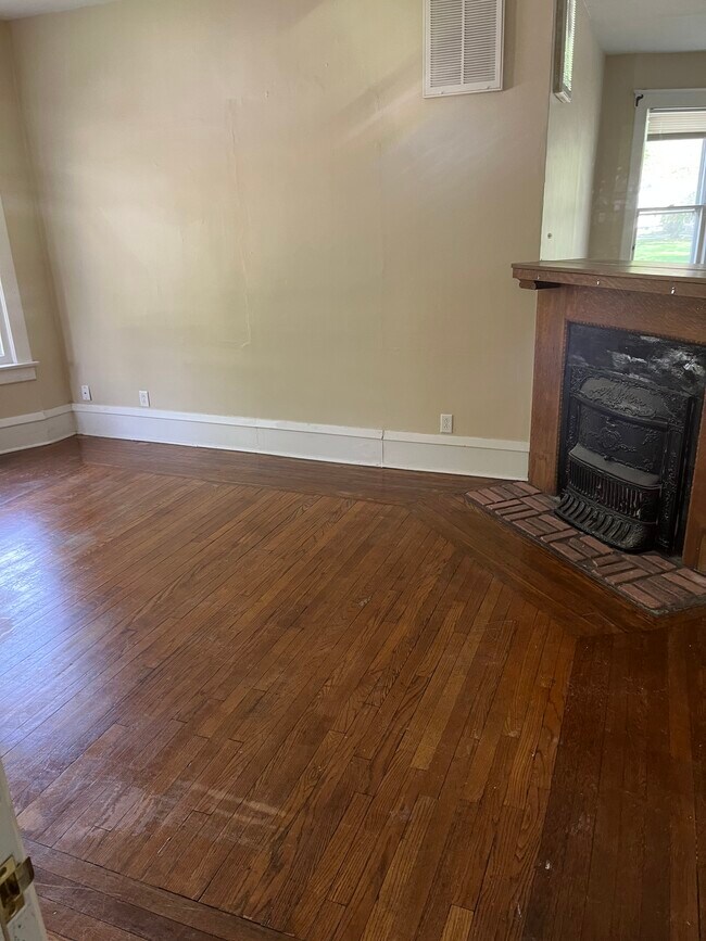 1106 W Church St, Champaign, IL 61821 House Rental in Champaign, IL