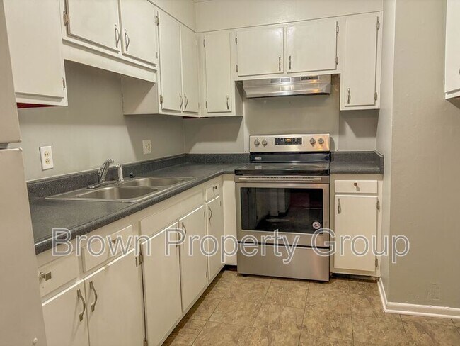 Building Photo - 2462 D Bragg Blvd