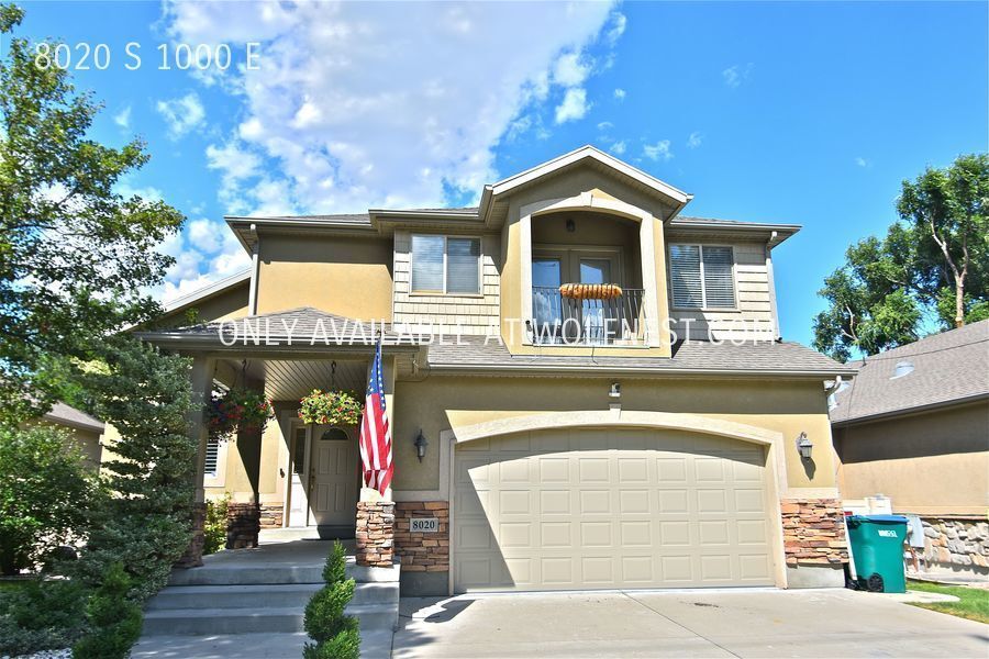 Primary Photo - Gorgeous 4 Bedroom Sandy Home!