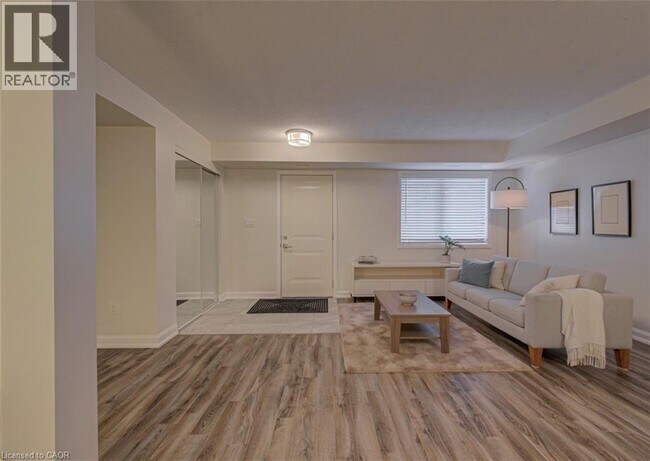 Photo du bâtiment - 350 Fisher Mills Rd