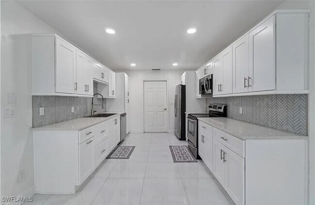 Foto del edificio - 96 Wickliffe Dr