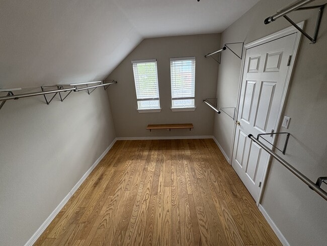 Foto del edificio - 8612 Eagle Rock Ave NE