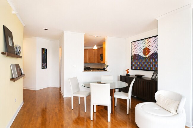 Foto del edificio - 420 E Waterside Dr