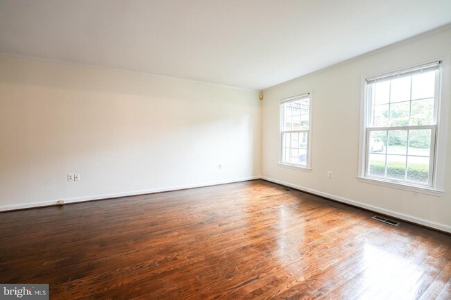Building Photo - 6605 McLean Ct
