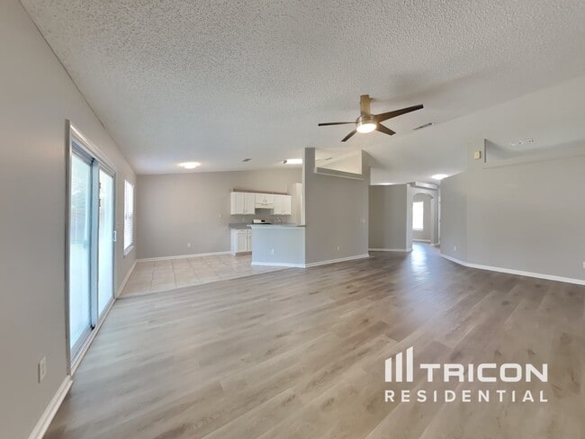 Building Photo - 3397 Westfield Dr