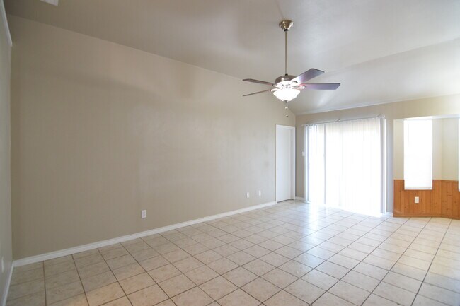 Foto del edificio - 5306 Trailview Dr