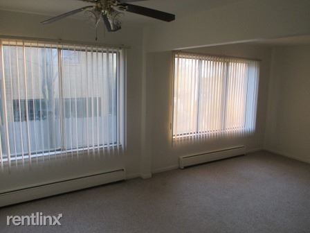 Building Photo - 1 br, 1 bath  - 35 Monroe St Apt 2