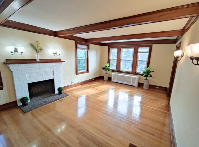 Family Room - 81 Columbus Ave