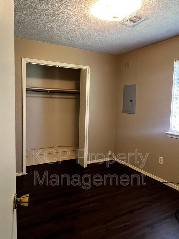 Building Photo - 2700 Rudy Road - 2700