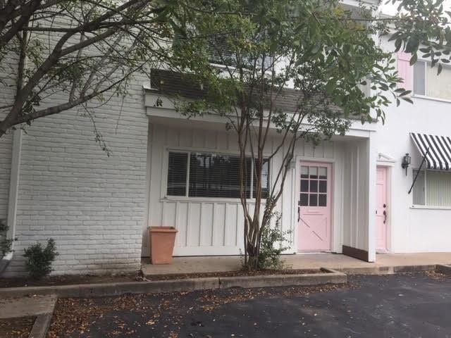 Primary Photo - 2401 Winsted Ln