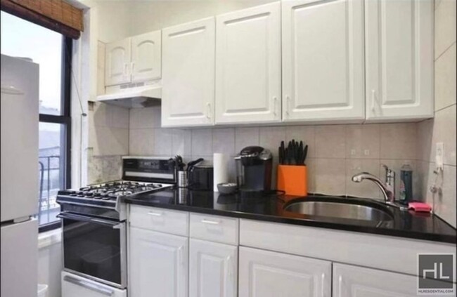 Foto del edificio - Alcove one bedroom on 11th St. in Park Slope