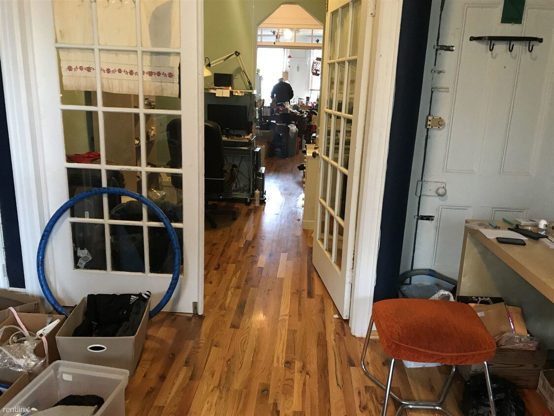Foto principal - 97 Montrose Ave