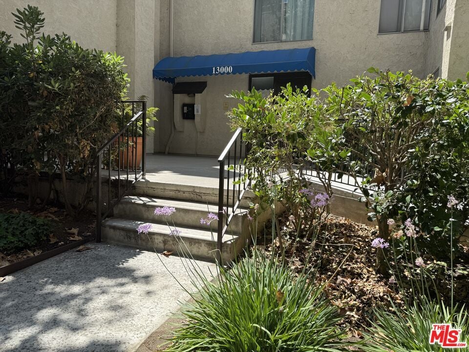 Primary Photo - 13209 Summertime Ln