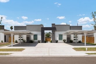 Building Photo - 3412 S Mia Ln