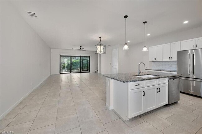 Foto del edificio - 13010 Pembroke Dr