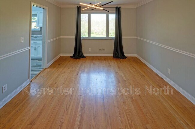 Foto del edificio - 10120 Spring Mill Rd