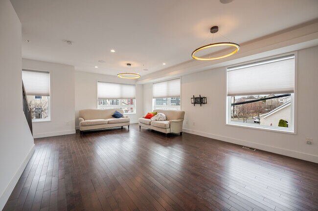 Foto del edificio - 404 51st St SE