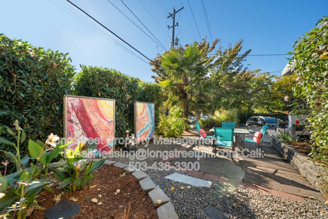 Building Photo - 4115 SE Gladstone St