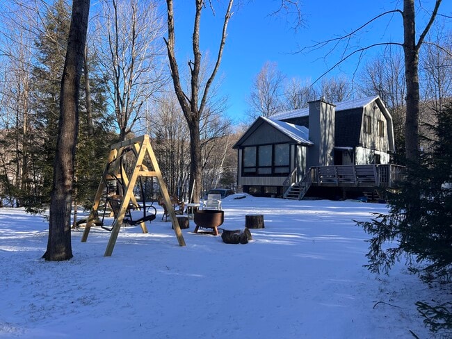 Foto del edificio - 51 Bluebrook Rd