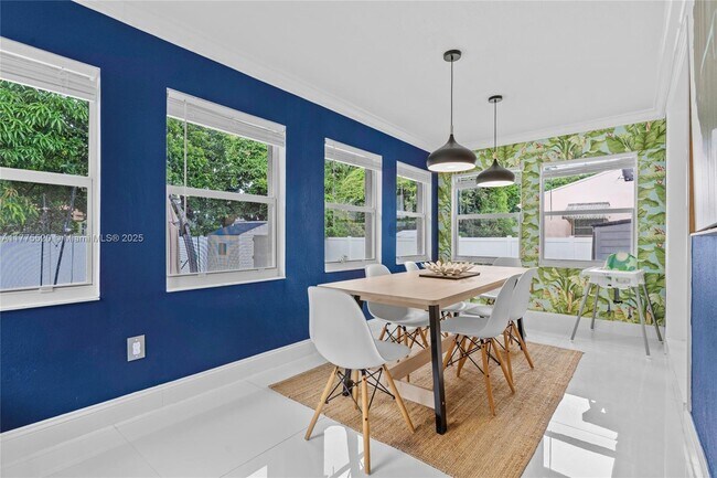 Building Photo - 4775 Collins Ave