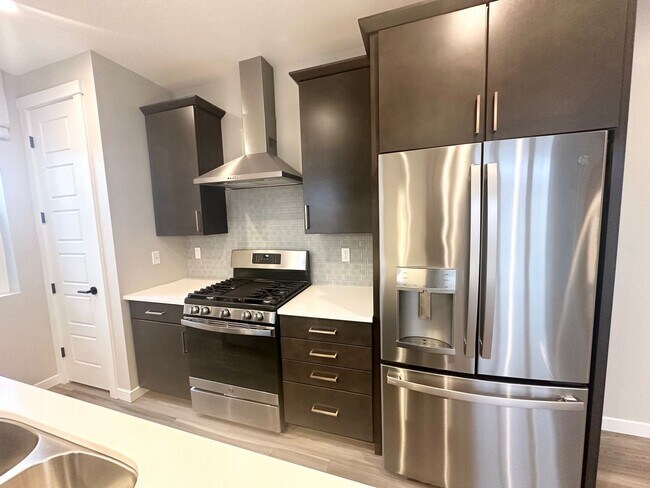Building Photo - 373 N Stone Cyn Ln