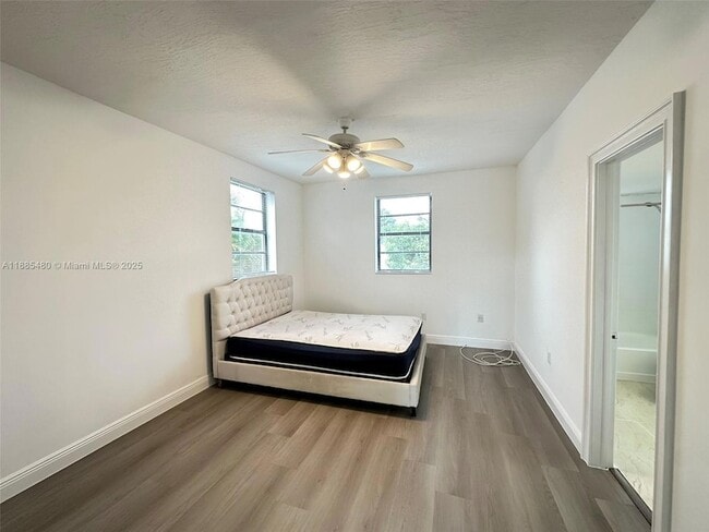 Foto del edificio - 312 SW 32nd Ave
